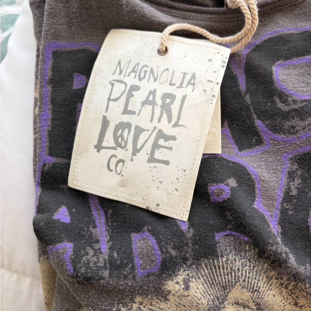 Magnolia Pearl Graphic Tee - Picture 3 of 3
